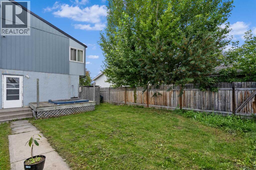 Single Family House for Sale in  Pensdale Crescent SE Penbrooke Meadows Calgary 