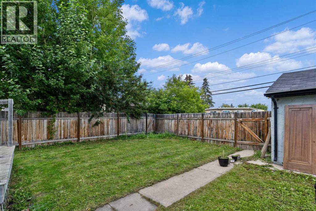 Single Family House for Sale in  Pensdale Crescent SE Penbrooke Meadows Calgary 