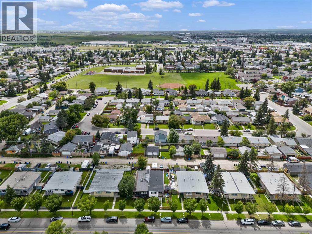 Single Family House for Sale in  Pensdale Crescent SE Penbrooke Meadows Calgary 