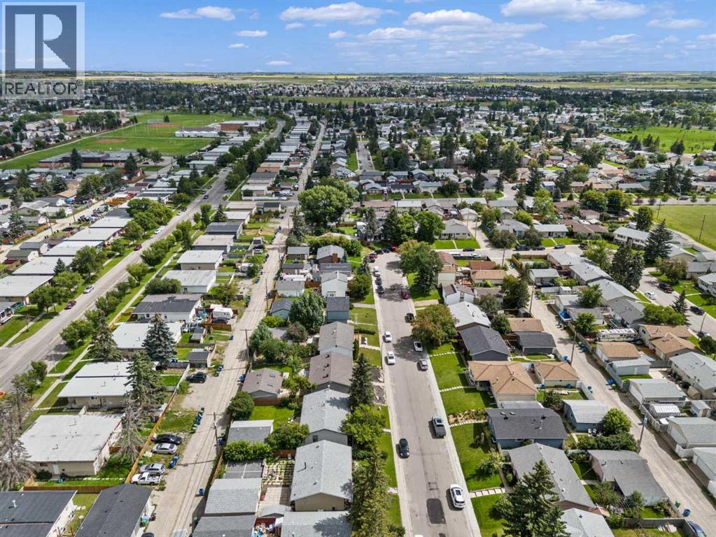 Single Family House for Sale in  Pensdale Crescent SE Penbrooke Meadows Calgary 