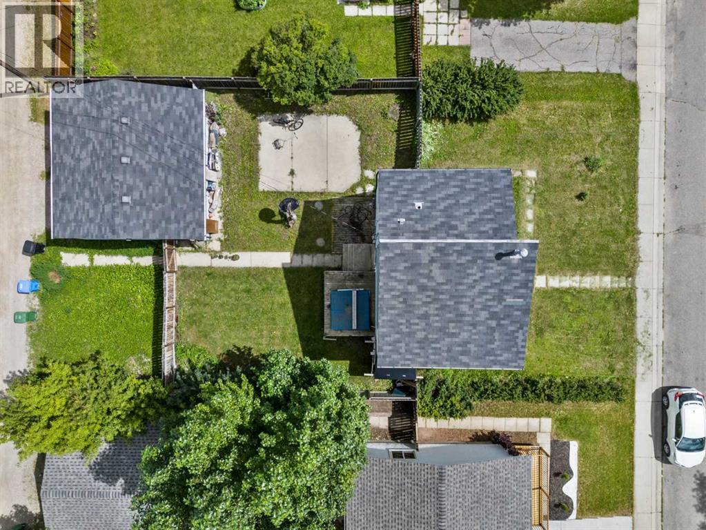 Single Family House for Sale in  Pensdale Crescent SE Penbrooke Meadows Calgary 