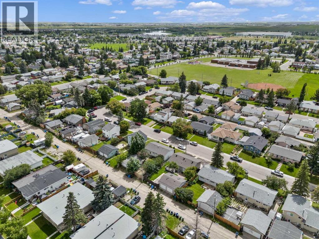 Single Family House for Sale in  Pensdale Crescent SE Penbrooke Meadows Calgary 
