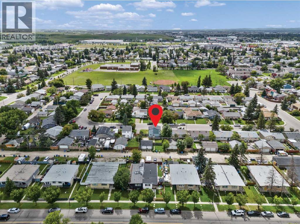 Single Family House for Sale in  Pensdale Crescent SE Penbrooke Meadows Calgary 