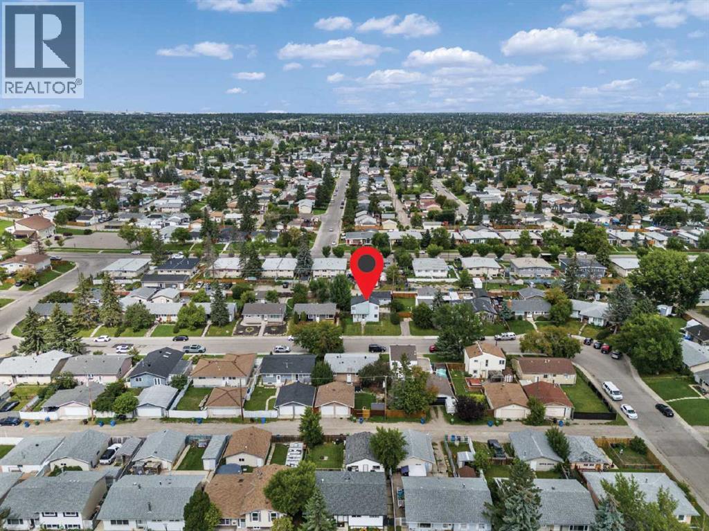 Single Family House for Sale in  Pensdale Crescent SE Penbrooke Meadows Calgary 