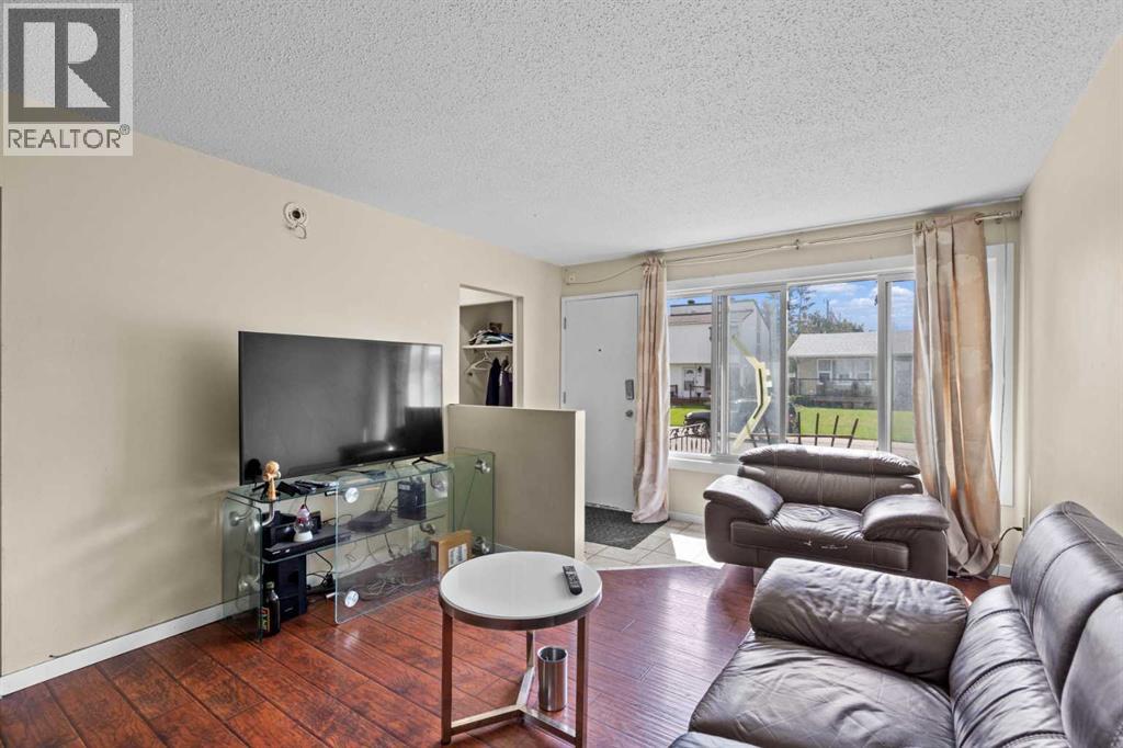 Single Family House for Sale in  Pensdale Crescent SE Penbrooke Meadows Calgary 
