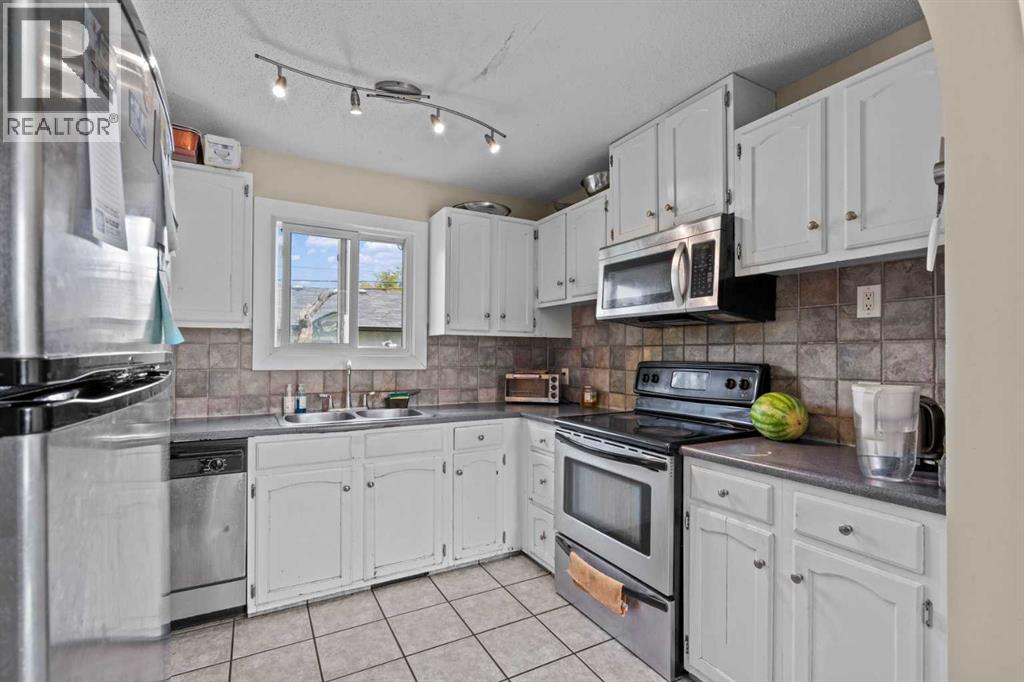 Single Family House for Sale in  Pensdale Crescent SE Penbrooke Meadows Calgary 