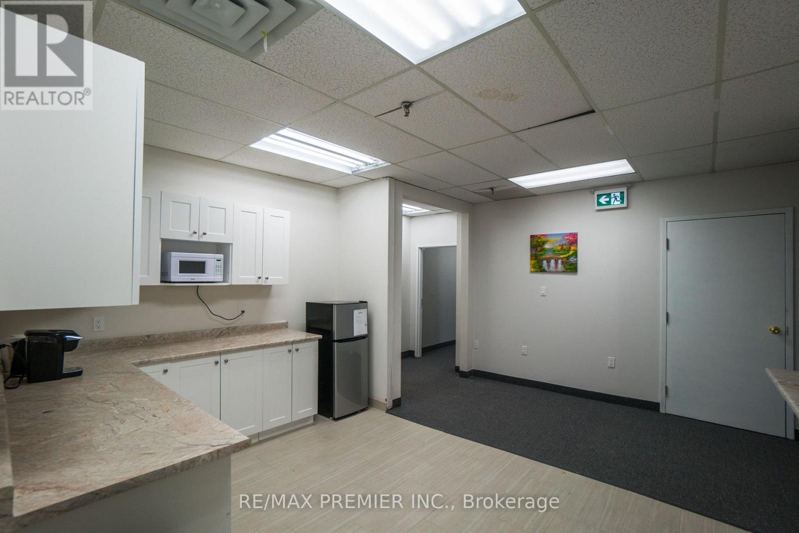 Photo 7 of 2018 1225 Kennedy Road, Toronto ON