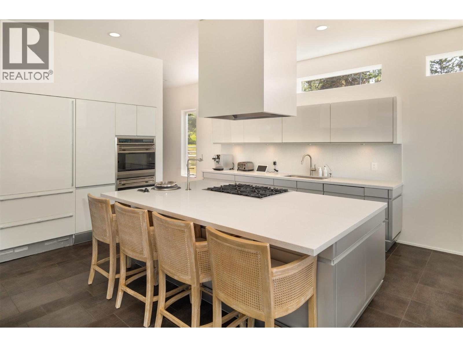  4840 Lakeshore Road, Kelowna