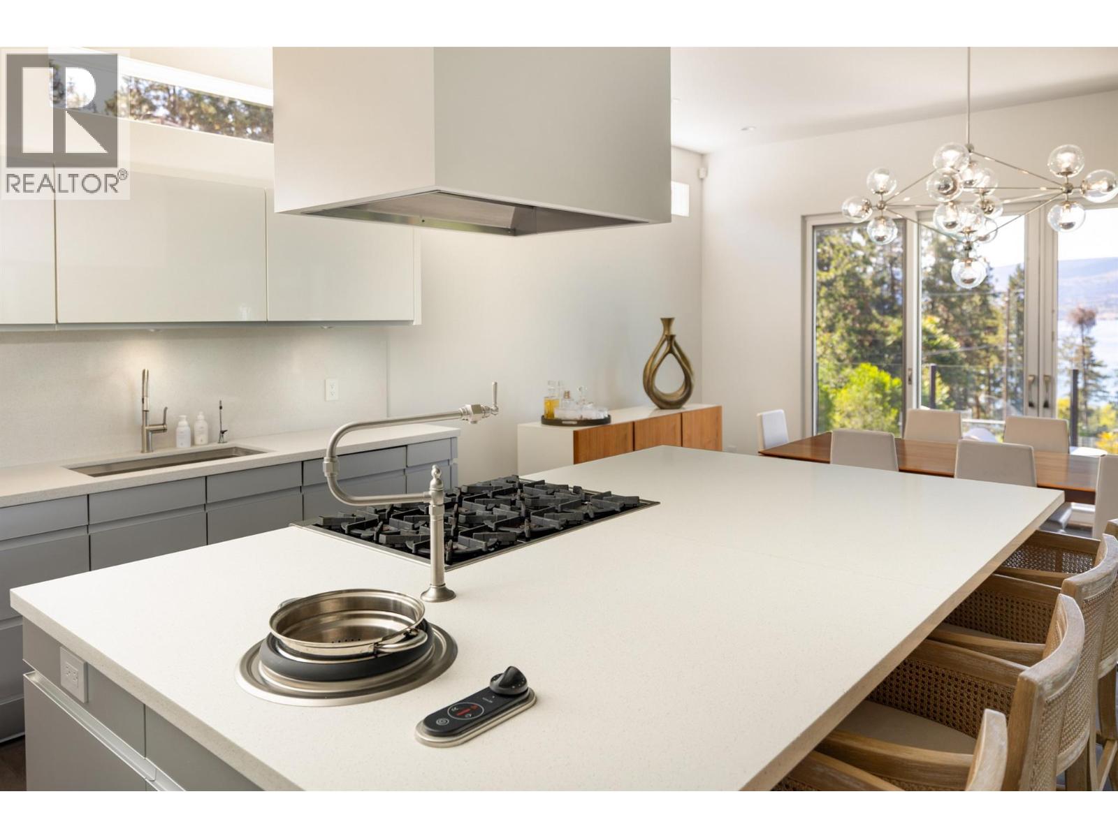  4840 Lakeshore Road, Kelowna