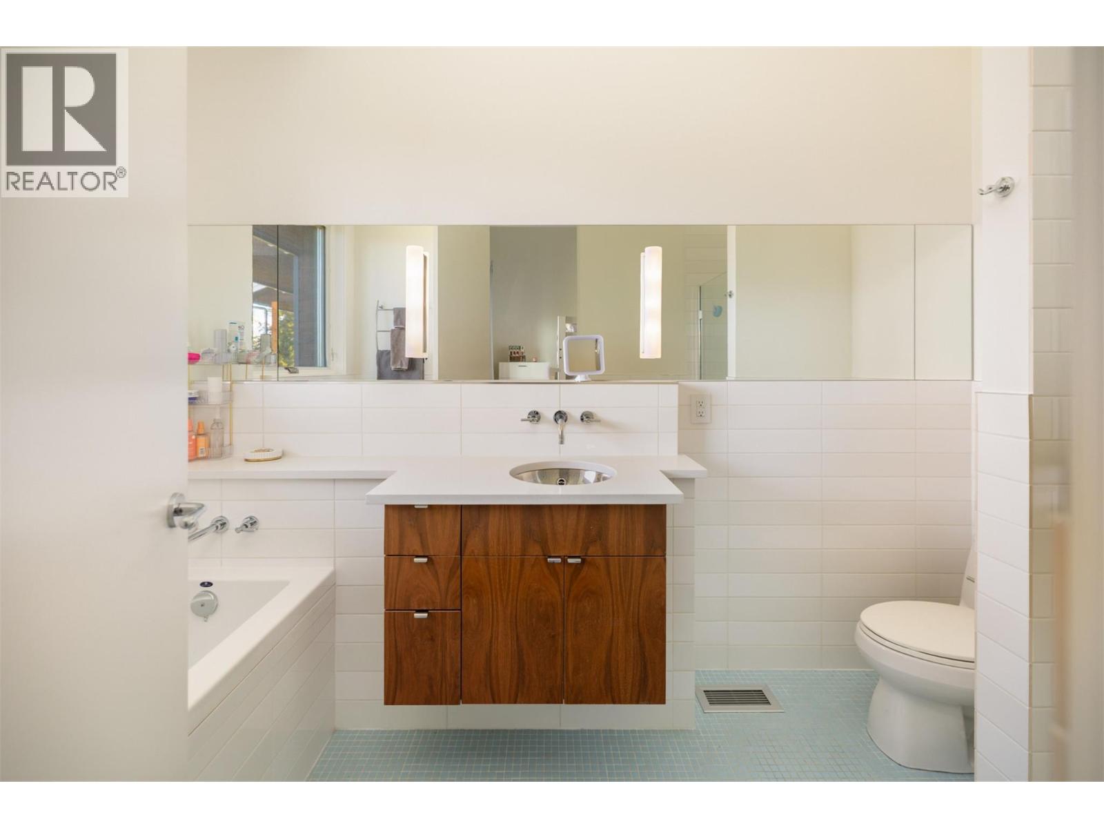 4840 Lakeshore Road - 43