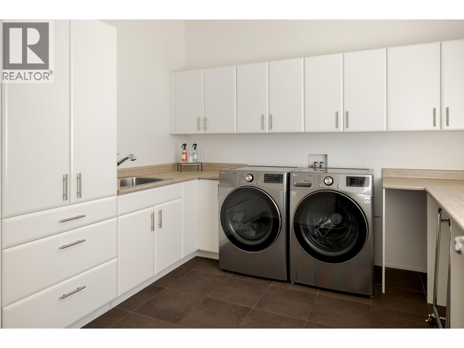 4840 Lakeshore Road - 53