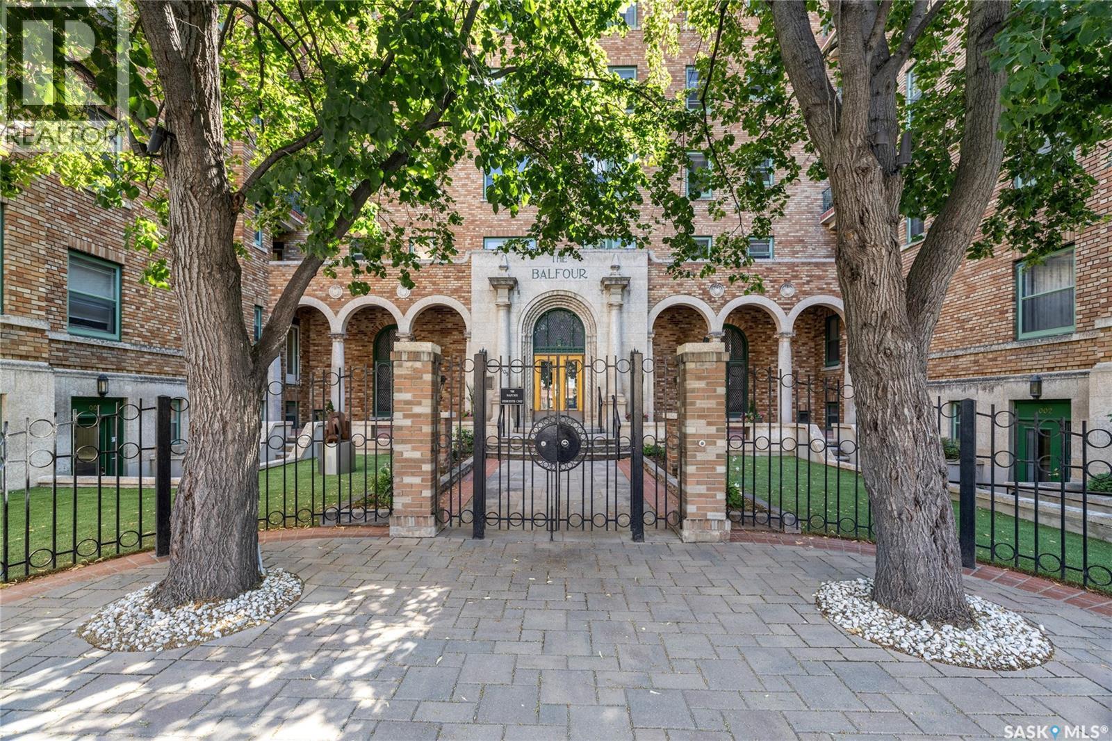 Photo 2 of 308 2305 Victoria Avenue, Regina SK