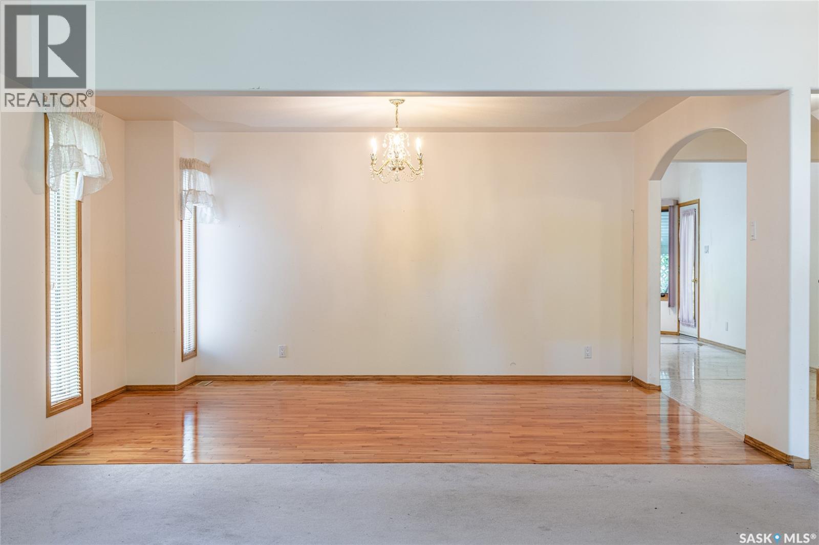 Photo 11 of 960 Duffield Street W, Moose Jaw SK