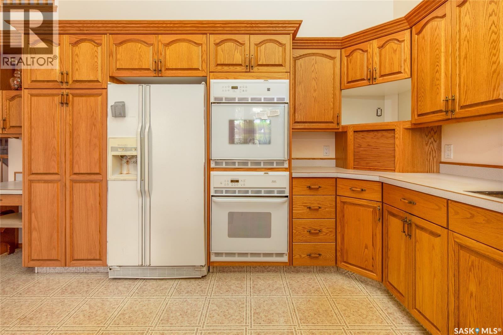 Photo 18 of 960 Duffield Street W, Moose Jaw SK