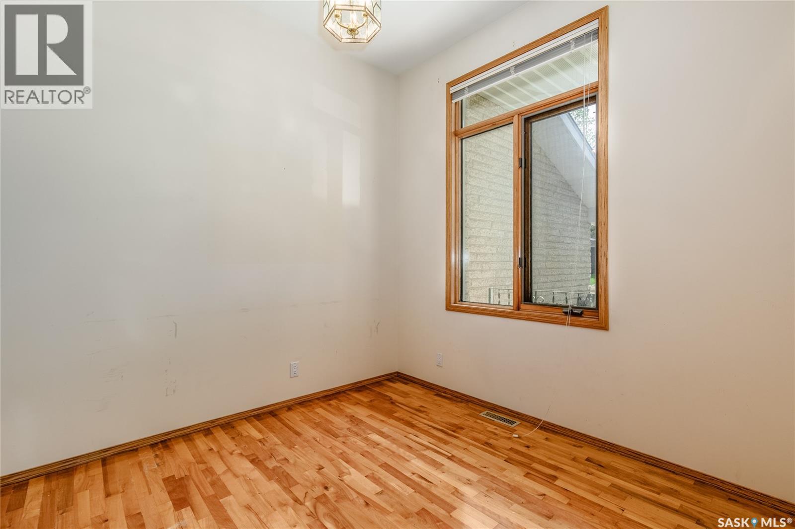 Photo 21 of 960 Duffield Street W, Moose Jaw SK