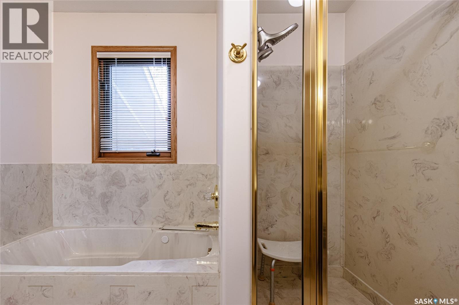 Photo 26 of 960 Duffield Street W, Moose Jaw SK