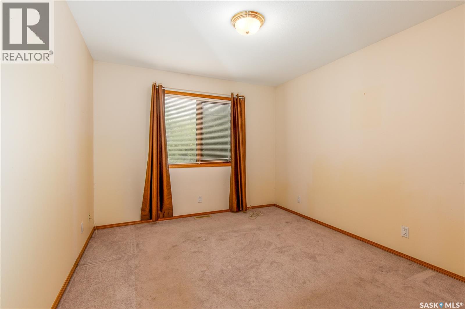 Photo 35 of 960 Duffield Street W, Moose Jaw SK