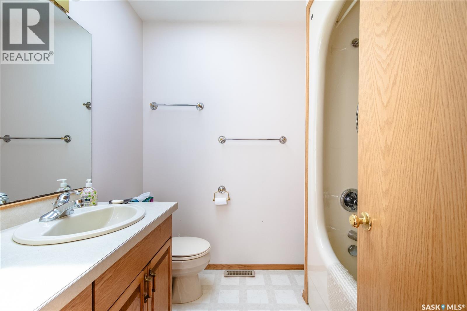Photo 37 of 960 Duffield Street W, Moose Jaw SK