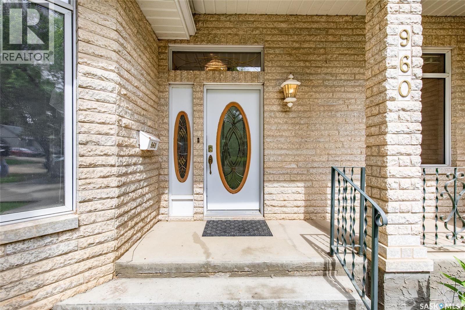 Photo 4 of 960 Duffield Street W, Moose Jaw SK