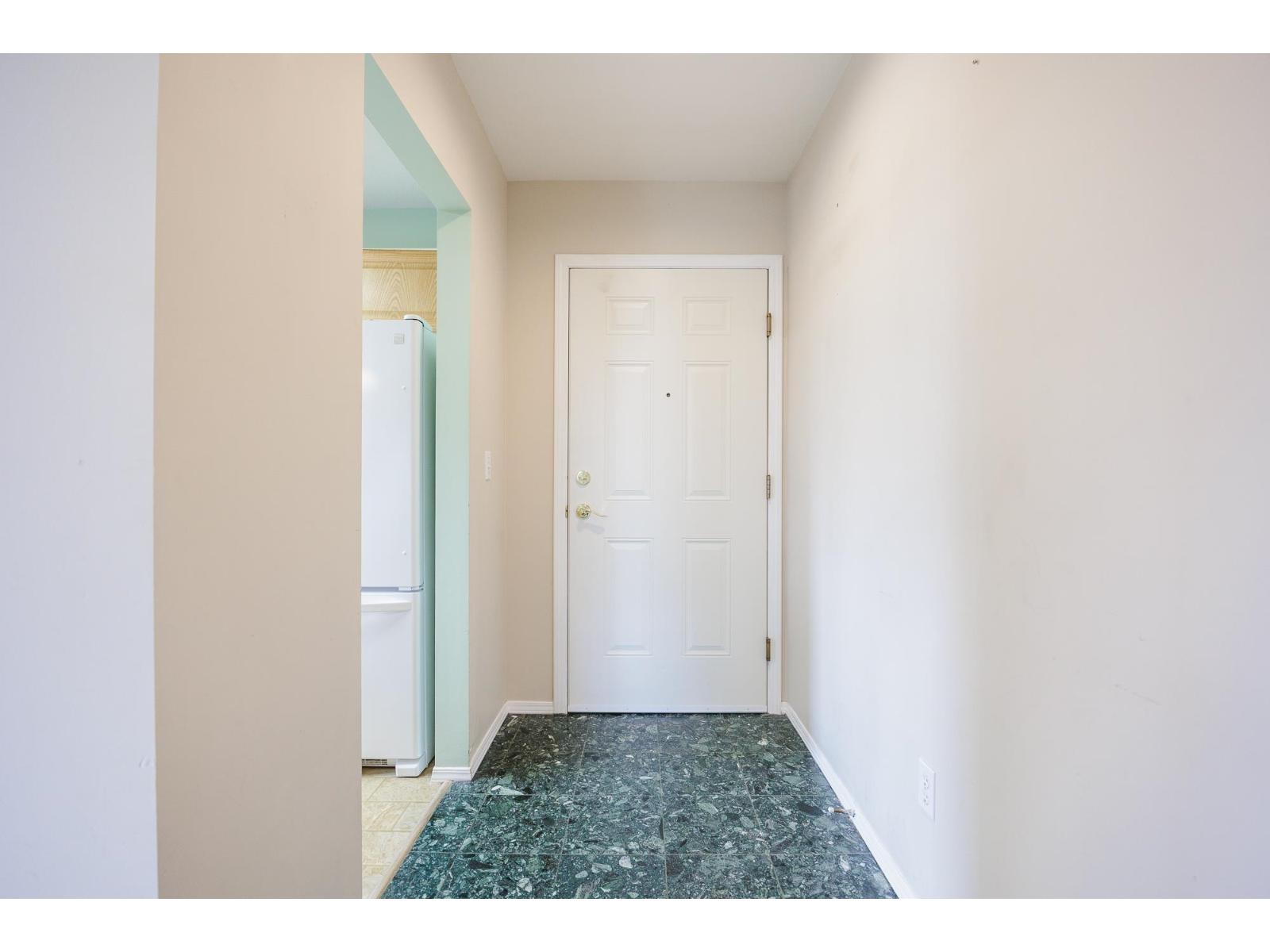 Photo 16 of 305 20381 96 Avenue, Langley BC