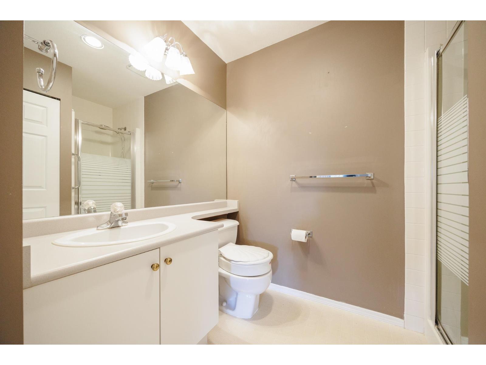 Photo 25 of 305 20381 96 Avenue, Langley BC