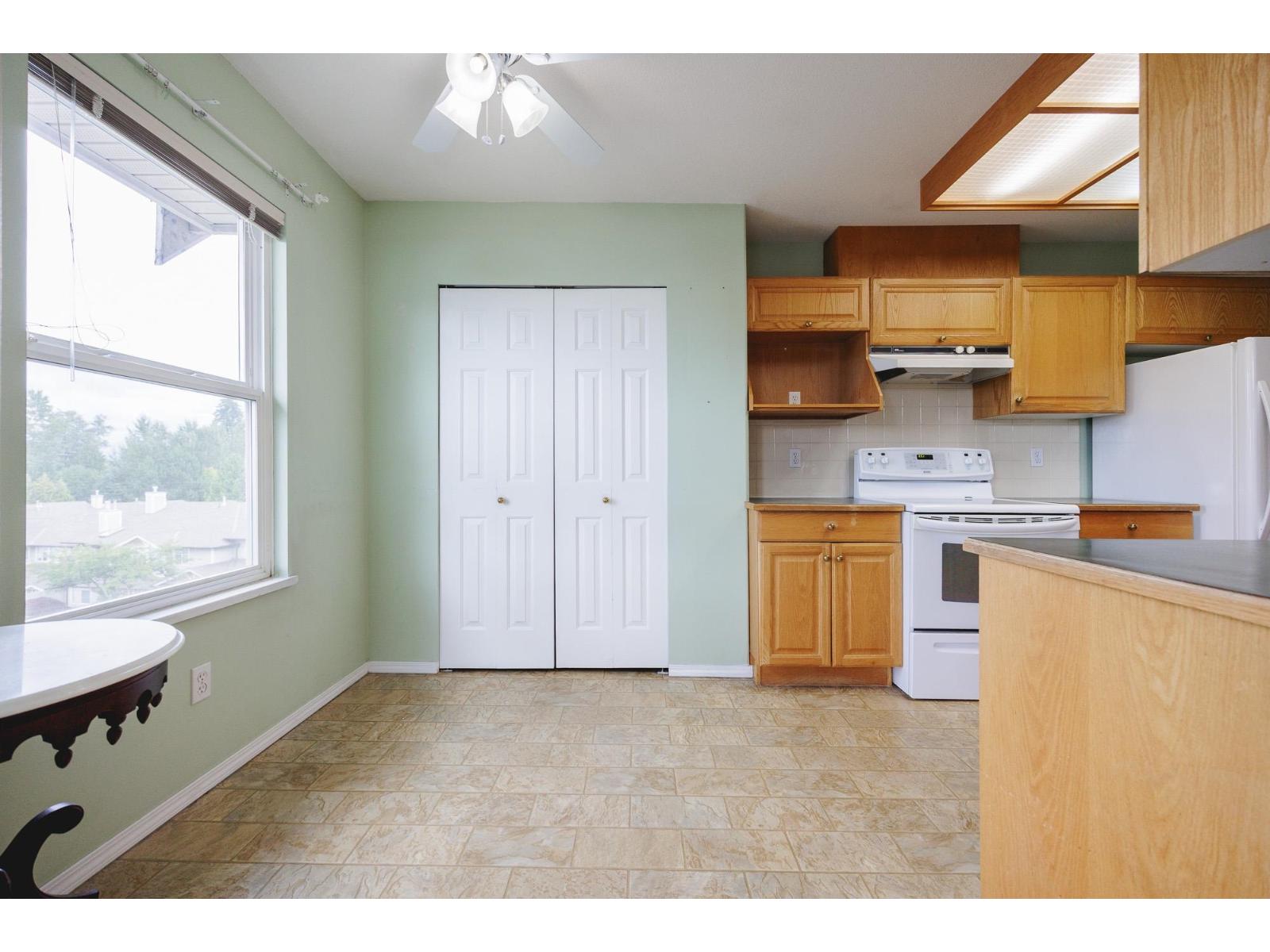 Photo 8 of 305 20381 96 Avenue, Langley BC