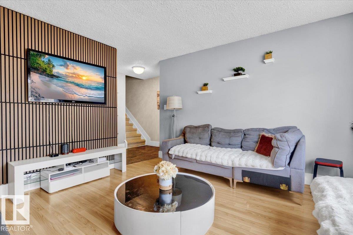 Photo 3 of 10027 173 Ave Nw, Edmonton AB