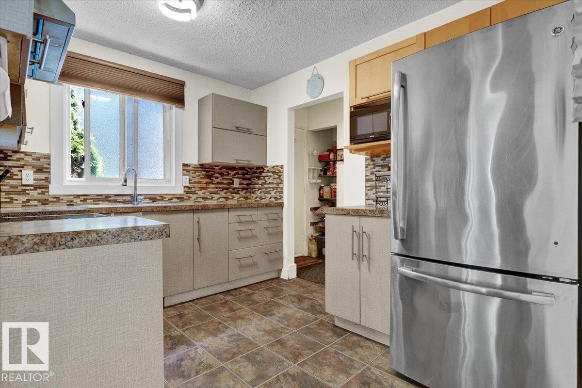 Photo 14 of 10027 173 Ave Nw, Edmonton AB