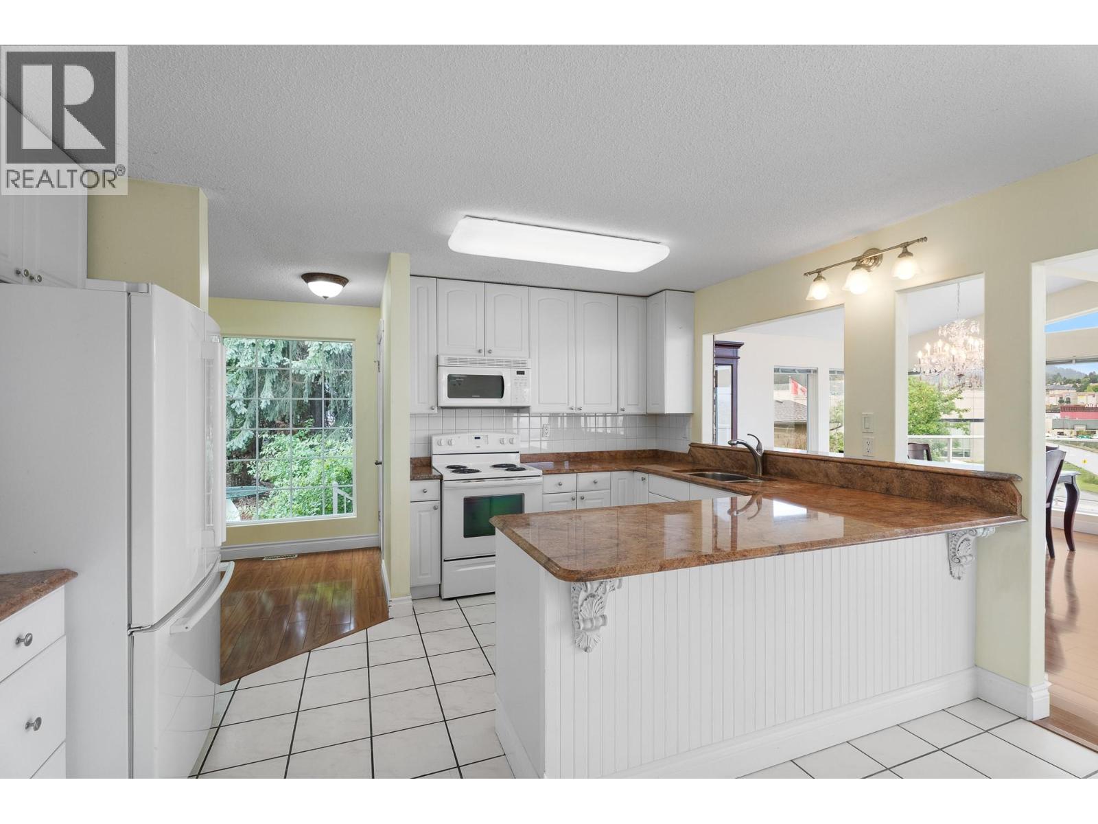 Photo 9 of 845 Gleneagles Drive, Kamloops BC