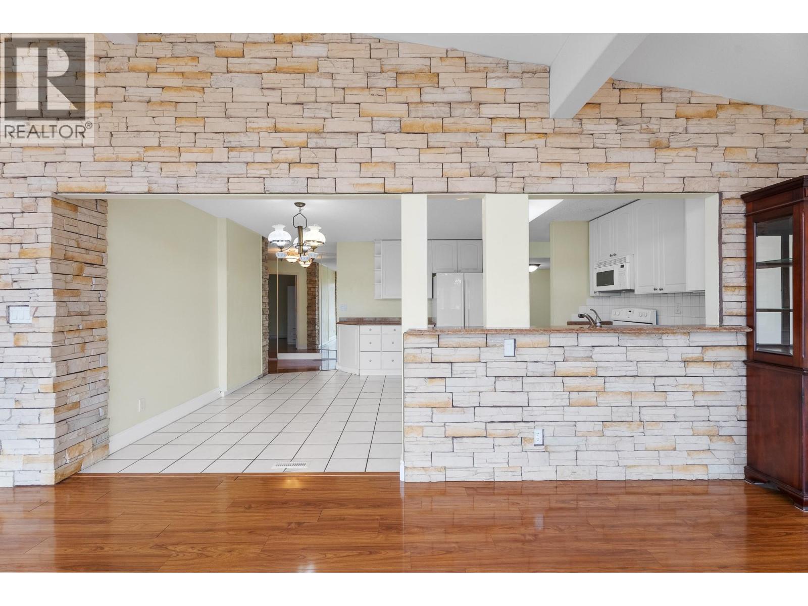 Photo 13 of 845 Gleneagles Drive, Kamloops BC