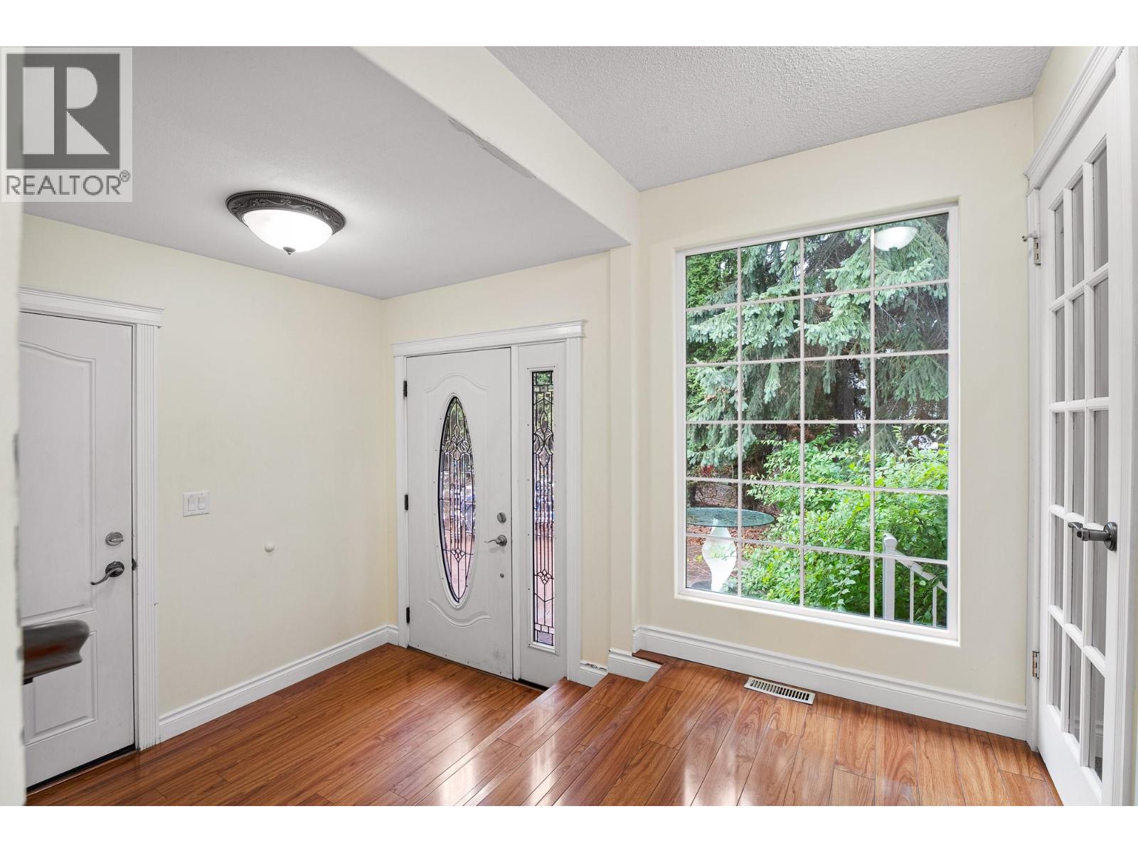 Photo 5 of 845 Gleneagles Drive, Kamloops BC