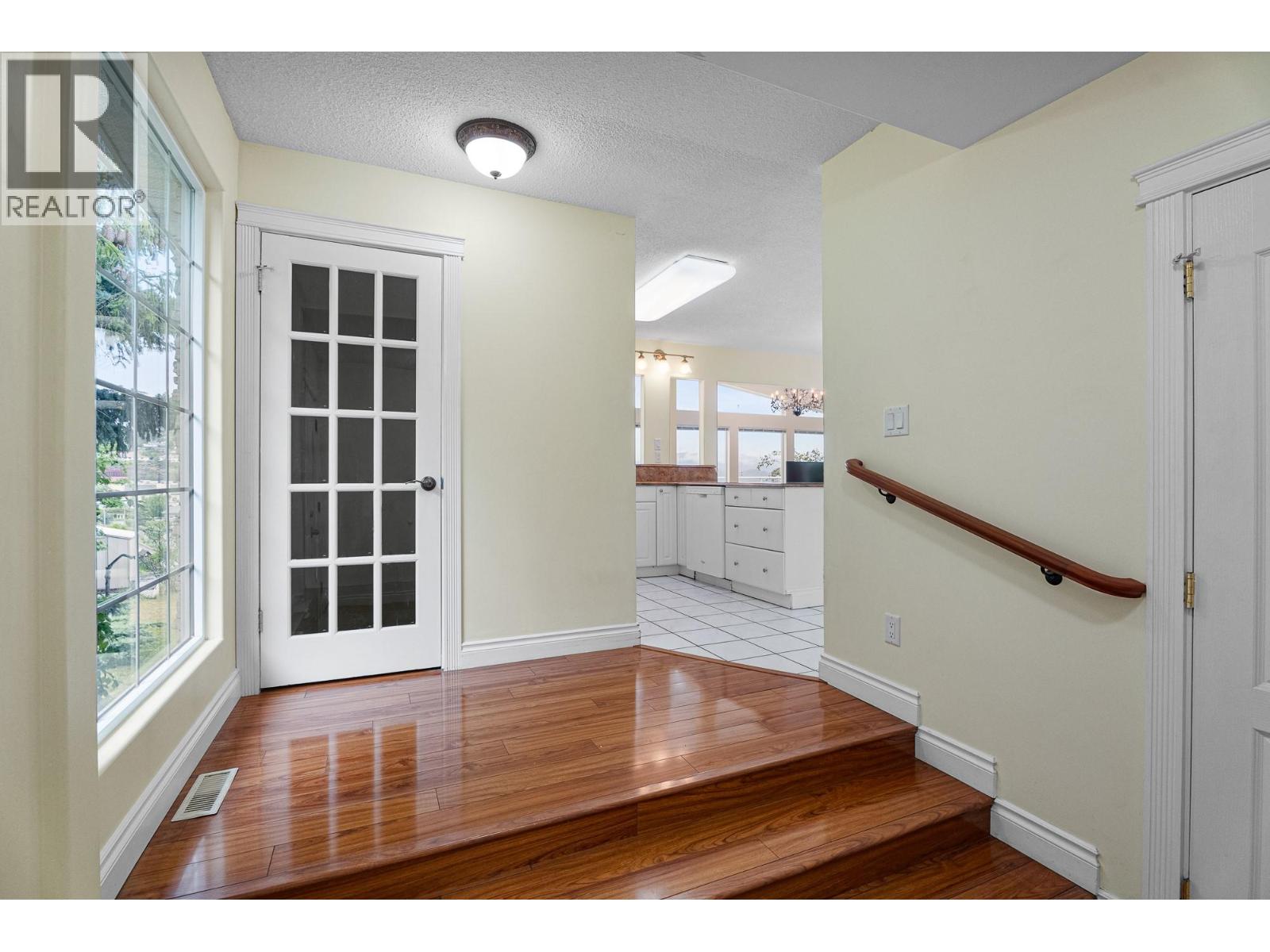 Photo 6 of 845 Gleneagles Drive, Kamloops BC