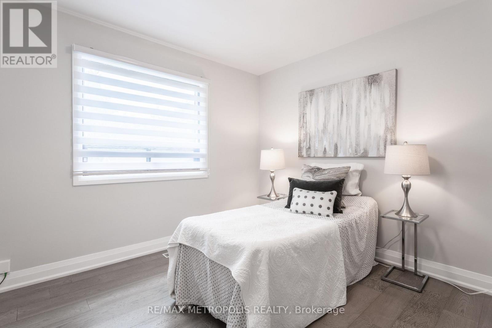 Photo 17 of 5 Jubilee Crescent, Toronto ON