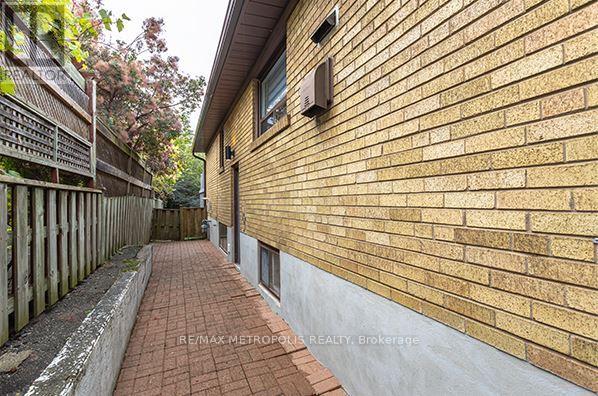 Photo 25 of 5 Jubilee Crescent, Toronto ON