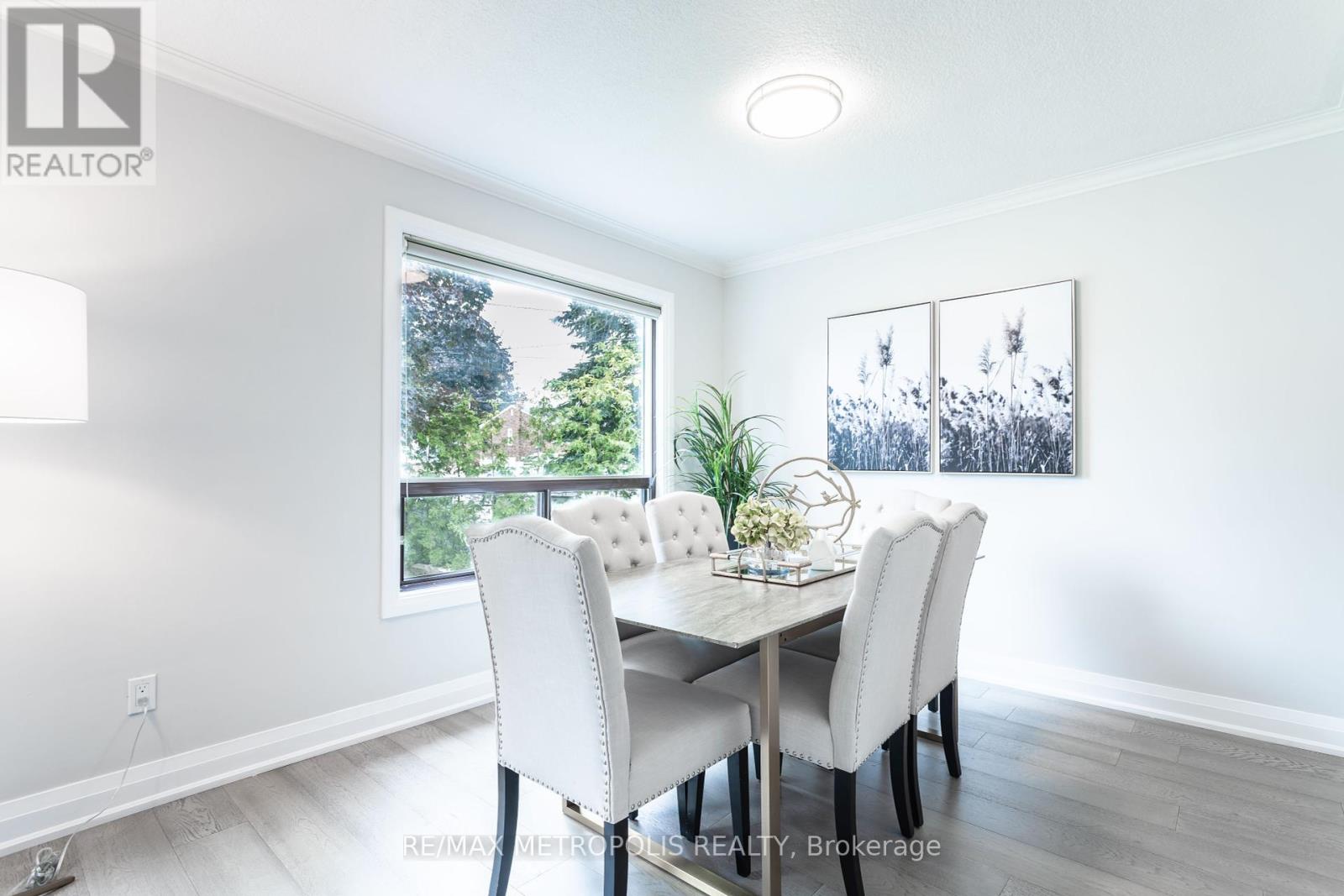 Photo 8 of 5 Jubilee Crescent, Toronto ON