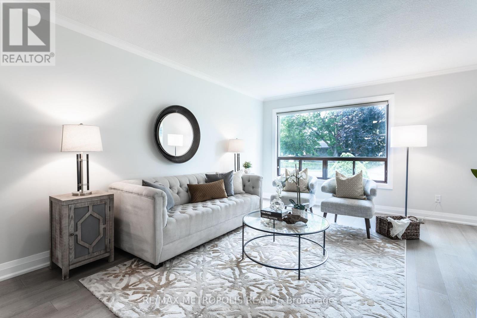 Photo 4 of 5 Jubilee Crescent, Toronto ON