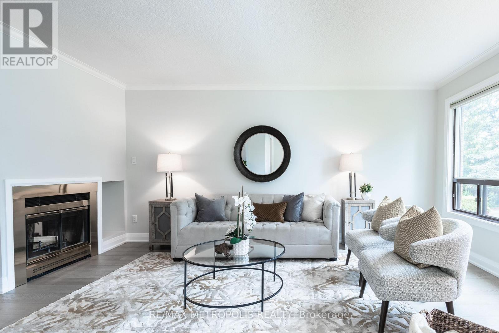 Photo 5 of 5 Jubilee Crescent, Toronto ON