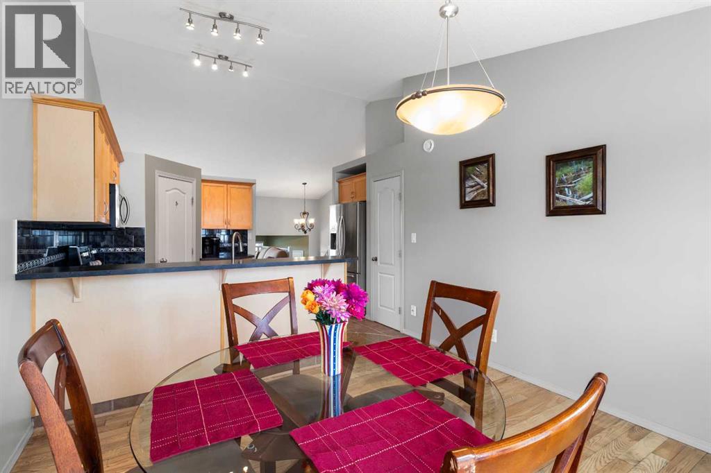 Photo 11 of 57 Pine Crescent, Blackfalds AB