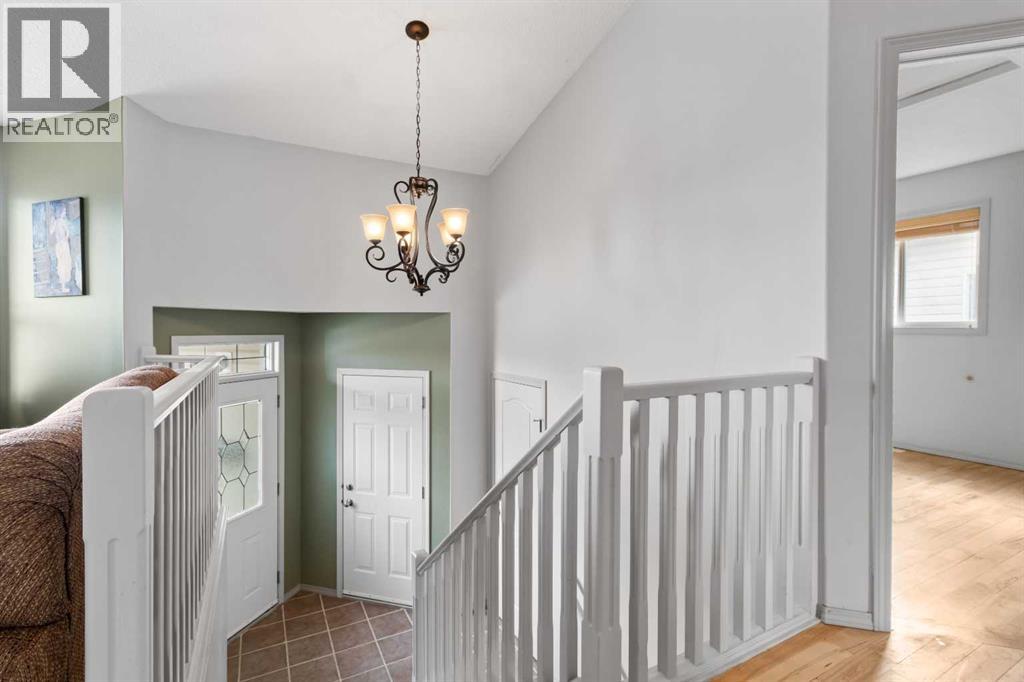 Photo 12 of 57 Pine Crescent, Blackfalds AB