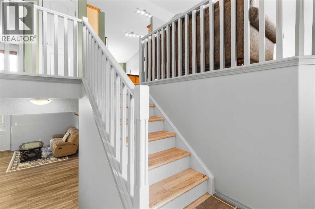Photo 2 of 57 Pine Crescent, Blackfalds AB