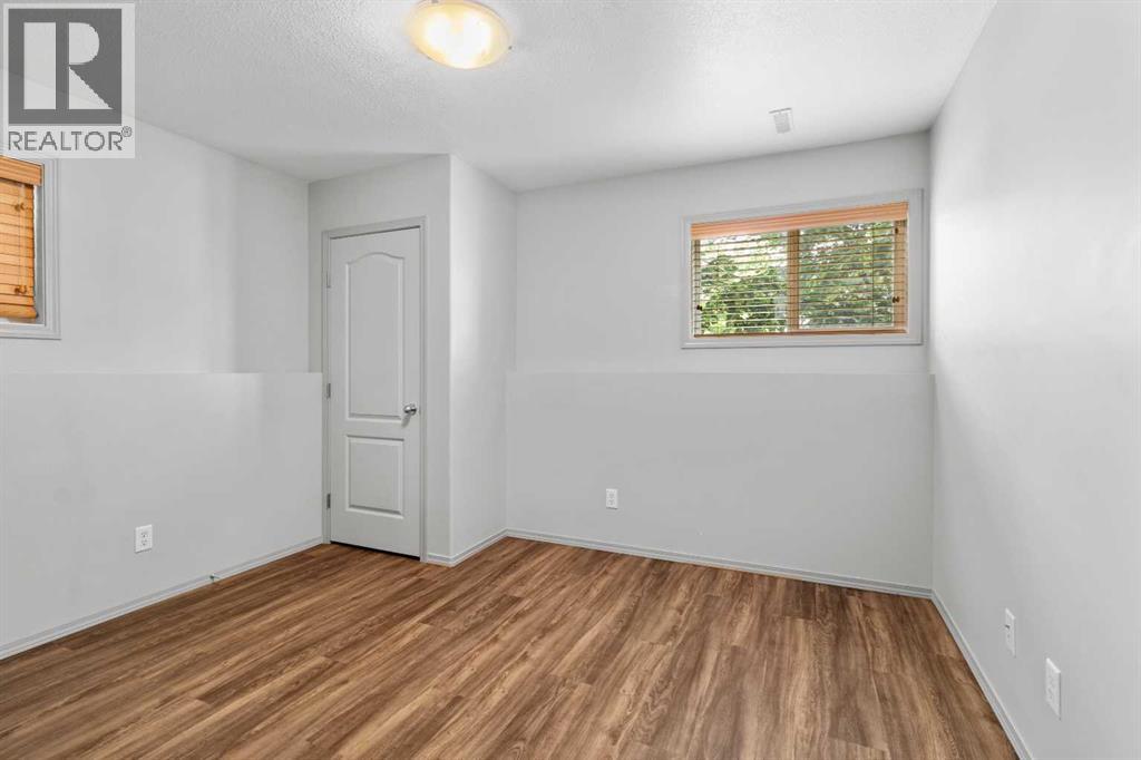 Photo 22 of 57 Pine Crescent, Blackfalds AB