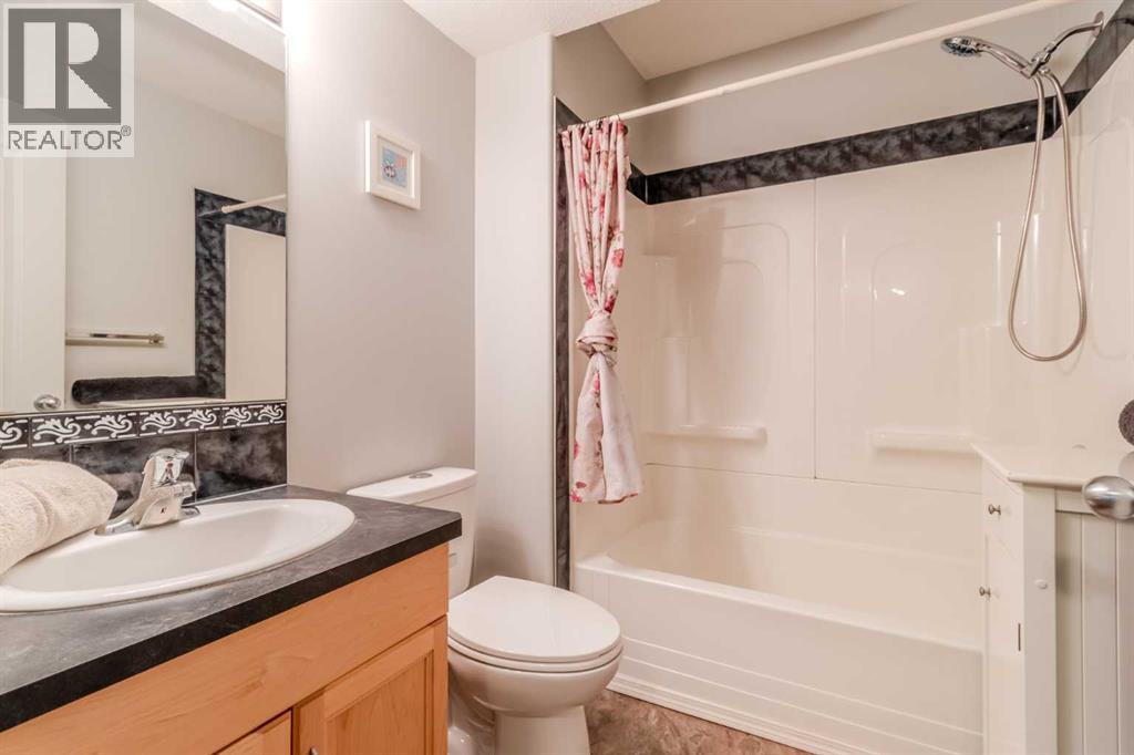 Photo 24 of 57 Pine Crescent, Blackfalds AB