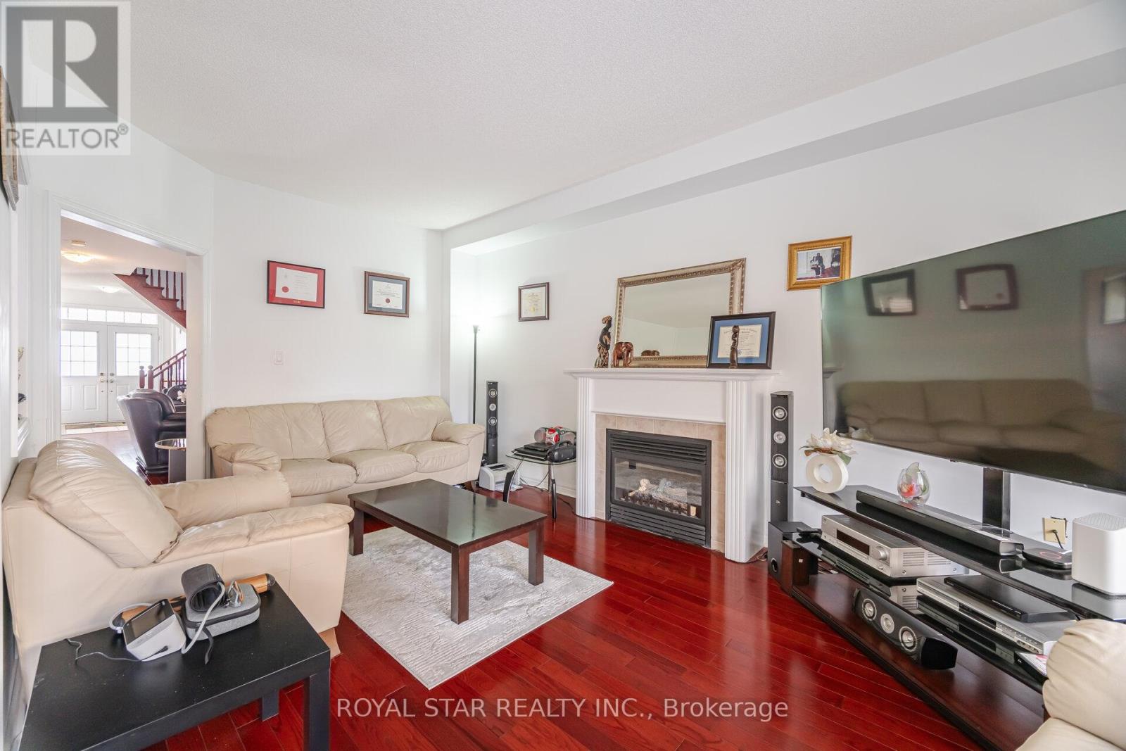 Photo 16 of 21 Baylawn Circle, Brampton ON