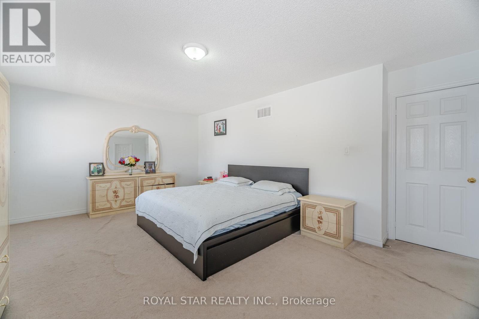 Photo 20 of 21 Baylawn Circle, Brampton ON