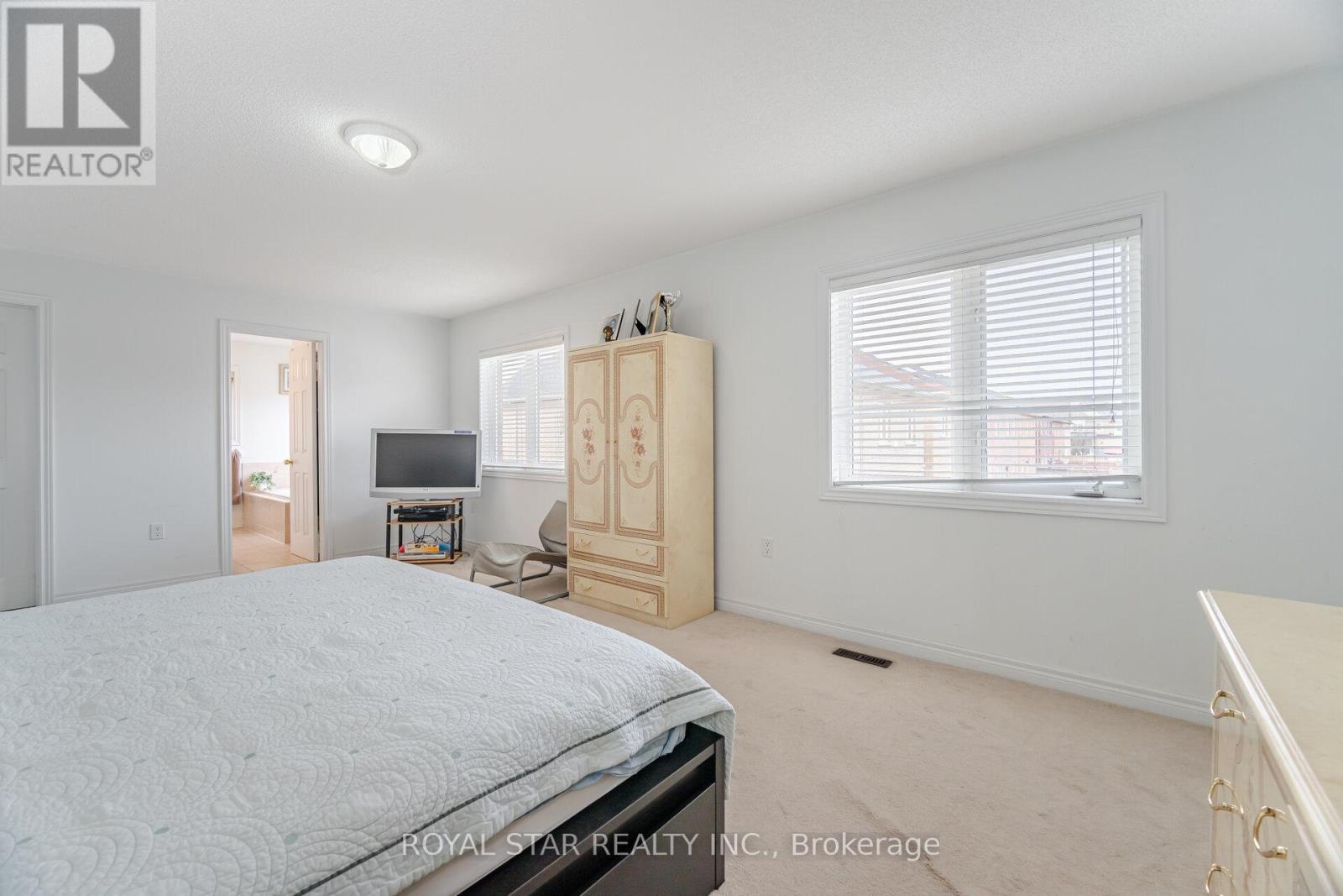 Photo 21 of 21 Baylawn Circle, Brampton ON