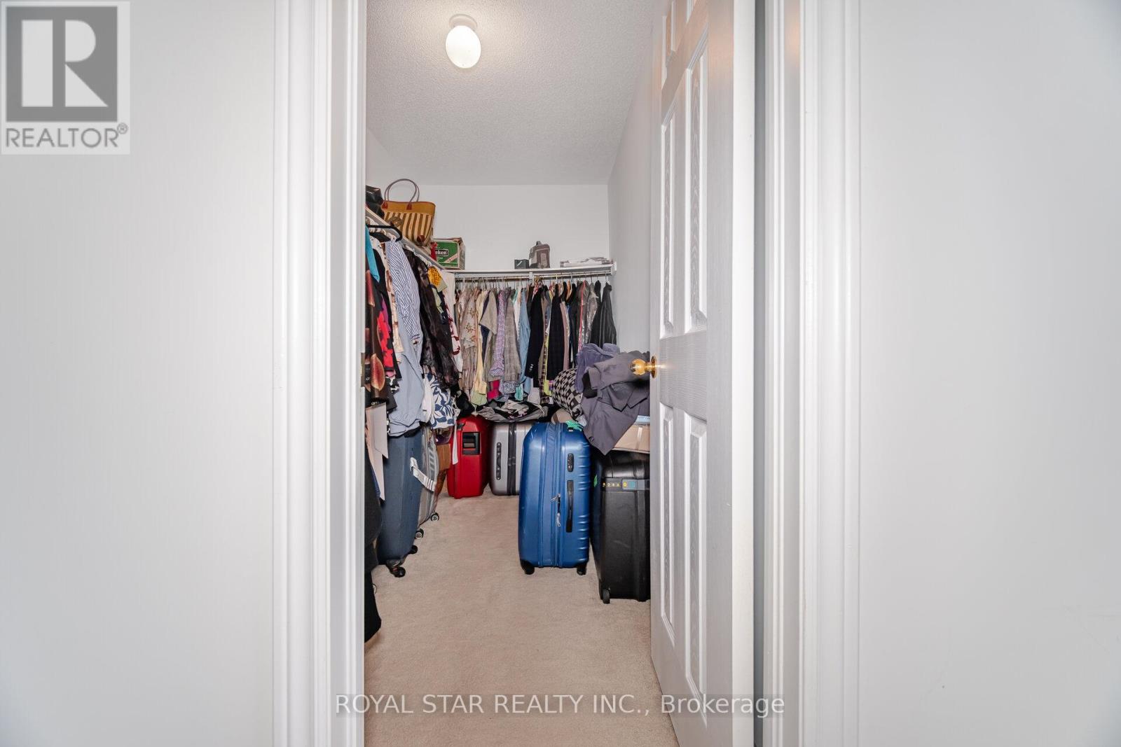 Photo 25 of 21 Baylawn Circle, Brampton ON
