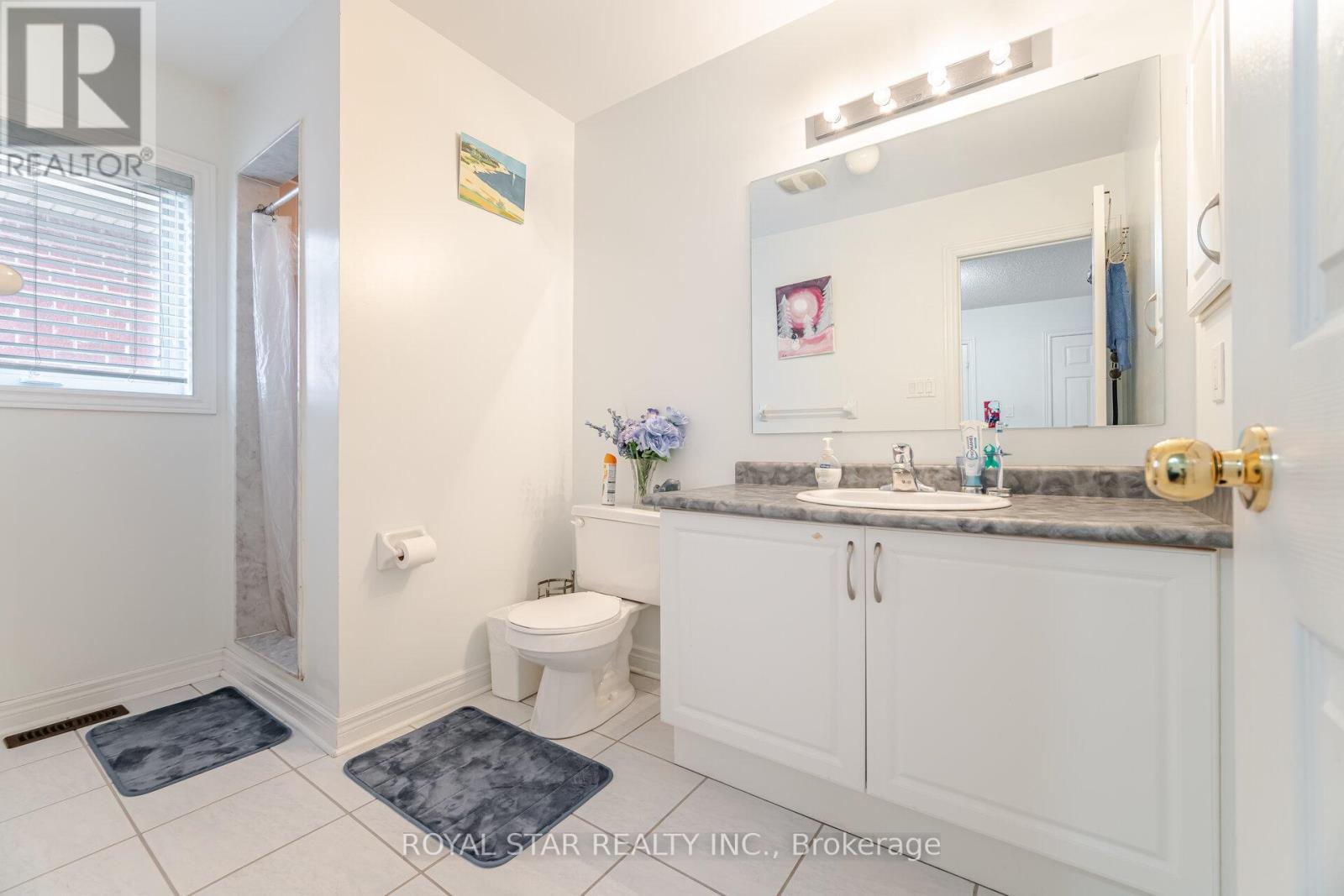 Photo 28 of 21 Baylawn Circle, Brampton ON