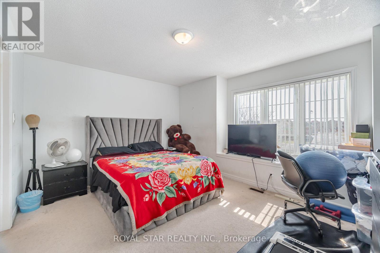 Photo 29 of 21 Baylawn Circle, Brampton ON