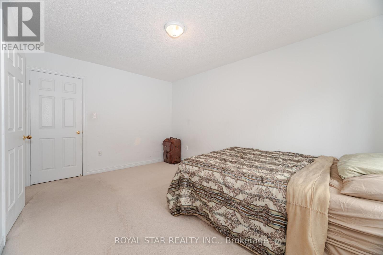 Photo 36 of 21 Baylawn Circle, Brampton ON