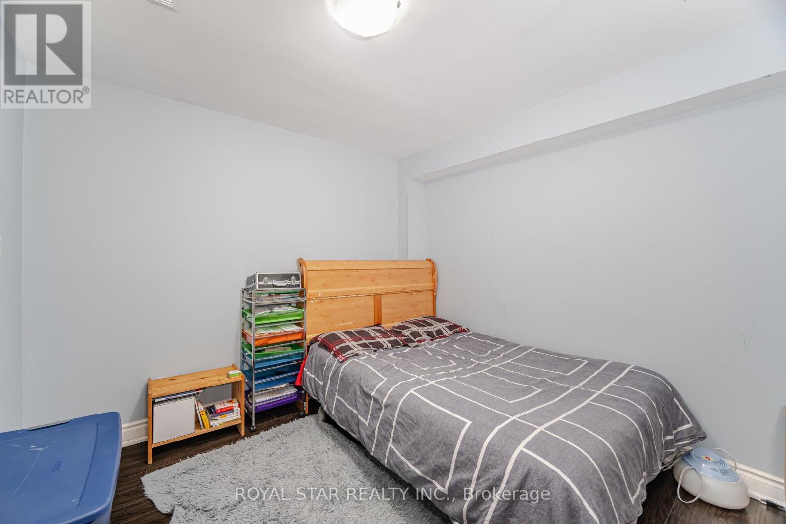 Photo 41 of 21 Baylawn Circle, Brampton ON
